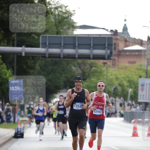 29.06.2025 - hella hamburg halbmarathon Jannik Wohlers http://msf.ph/oto/8178975 29.06.2025 09:42:28 Lombardsbrücke 5612, 7331, 7855, 9269, 11078, 11228, 12360, 12529, 12992, 13346, 14753, 14836, 17614, 18740, 19041, 19042, 19050, 19076, 19078 meine-sportfotos.de
