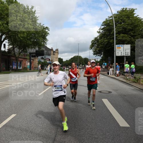29.06.2025 - hella hamburg halbmarathon Yannick Fuchs http://msf.ph/oto/8179004 29.06.2025 10:42:35 20KM 1086, 1320, 1537, 1884, 1914, 2442, 3213, 3747, 4324, 4711, 5362, 6081, 6377, 6923, 7367, 8216, 8916, 9482, 9538, 9638, 10000, 11467, 12149, 12549, 12747, 12840, 13570, 13614, 14192, 14797, 14814, 14990, 15309, 15573, 15590, 15629, 15735, 15917, 15981, 16094, 16149, 16269, 16414, 16766, 17007, 17127, 18206, 18251, 18476, 18790, 18923, 19198 meine-sportfotos.de