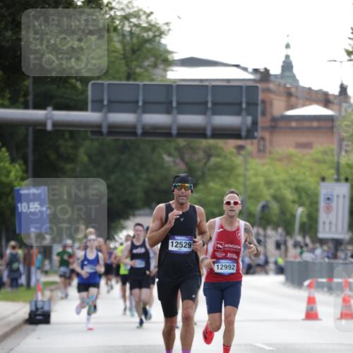 29.06.2025 - hella hamburg halbmarathon Jannik Wohlers http://msf.ph/oto/8179013 29.06.2025 09:42:28 Lombardsbrücke 5612, 7331, 7855, 9269, 11078, 11228, 12360, 12529, 12992, 13346, 14753, 14836, 17614, 18740, 19041, 19042, 19050, 19076, 19078 meine-sportfotos.de