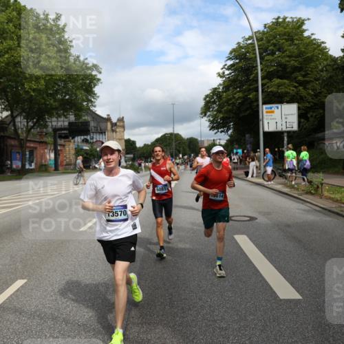 29.06.2025 - hella hamburg halbmarathon Yannick Fuchs http://msf.ph/oto/8179037 29.06.2025 10:42:35 20KM 1086, 1320, 1537, 1884, 1914, 2442, 3213, 3747, 4324, 4711, 5362, 6081, 6377, 6923, 7367, 8216, 8916, 9482, 9538, 9638, 10000, 11467, 12149, 12549, 12747, 12840, 13570, 13614, 14192, 14797, 14814, 14990, 15309, 15573, 15590, 15629, 15735, 15917, 15981, 16094, 16149, 16269, 16414, 16766, 17007, 17127, 18206, 18251, 18476, 18790, 18923, 19198 meine-sportfotos.de
