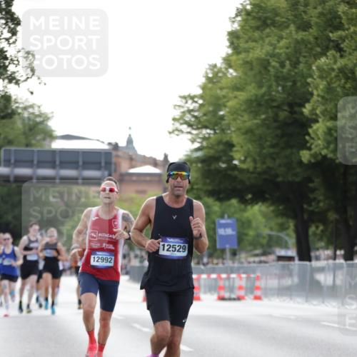 29.06.2025 - hella hamburg halbmarathon Jannik Wohlers http://msf.ph/oto/8179052 29.06.2025 09:42:31 Lombardsbrücke 5612, 7331, 7855, 9269, 11228, 12360, 12529, 12992, 13346, 14753, 14836, 17614, 18740, 19041, 19042, 19050, 19076, 19078 meine-sportfotos.de
