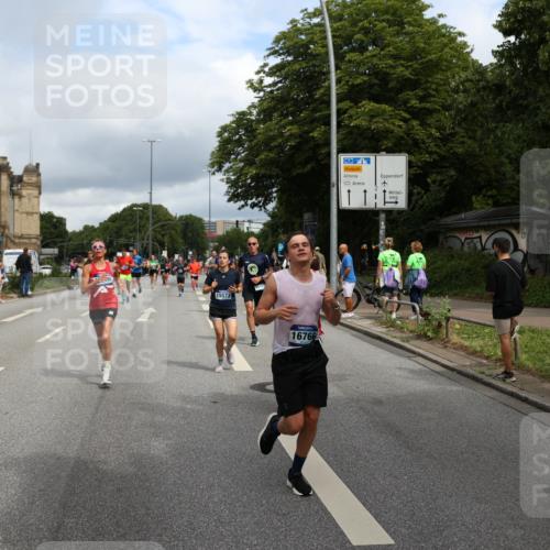 29.06.2025 - hella hamburg halbmarathon Yannick Fuchs http://msf.ph/oto/8179142 29.06.2025 10:42:37 20KM 1086, 1320, 1537, 1884, 1914, 2442, 3213, 3747, 4324, 4711, 5362, 5421, 6081, 6377, 6923, 7367, 8216, 8916, 9482, 9538, 9638, 10000, 11467, 12149, 12549, 12747, 12840, 13570, 13614, 14192, 14797, 14814, 14990, 15573, 15590, 15629, 15735, 15917, 15981, 16094, 16149, 16269, 16414, 16766, 17007, 17127, 18251, 18476, 18790, 18815, 18923, 19198 meine-sportfotos.de