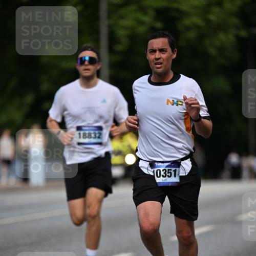 29.06.2025 - hella hamburg halbmarathon Dr. Thomas Lammeyer http://msf.ph/oto/8179151 29.06.2025 09:47:01 Kennedybrücke 1953, 2075, 2180, 2203, 2483, 3189, 3379, 8318, 8376, 9804, 10351, 11150 meine-sportfotos.de