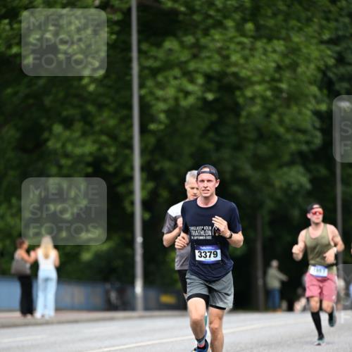 29.06.2025 - hella hamburg halbmarathon Dr. Thomas Lammeyer http://msf.ph/oto/8179207 29.06.2025 09:47:09 Kennedybrücke 1122, 1953, 2483, 3189, 3379, 5308, 8318, 8376, 9079, 9804, 10351, 11150 meine-sportfotos.de