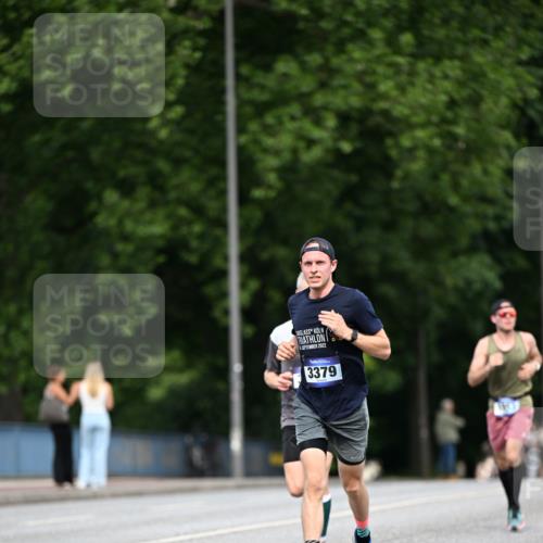 29.06.2025 - hella hamburg halbmarathon Dr. Thomas Lammeyer http://msf.ph/oto/8179218 29.06.2025 09:47:09 Kennedybrücke 1122, 1953, 2483, 3189, 3379, 5308, 8318, 8376, 9079, 9804, 10351, 11150 meine-sportfotos.de