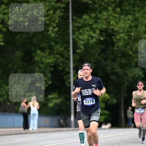29.06.2025 - hella hamburg halbmarathon Dr. Thomas Lammeyer http://msf.ph/oto/8179270 29.06.2025 09:47:09 Kennedybrücke 1122, 1953, 2483, 3189, 3379, 5308, 8318, 8376, 9079, 9804, 10351, 11150 meine-sportfotos.de