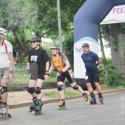 29.06.2025 - hella hamburg halbmarathon KatJ http://msf.ph/oto/8179280 29.06.2025 09:22:08 Zwischen KM18-KM19  meine-sportfotos.de