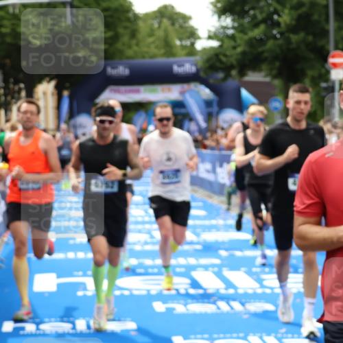29.06.2025 - hella hamburg halbmarathon Zöllner http://msf.ph/oto/8179290 29.06.2025 10:39:23 Ziel 2044, 4565, 5752, 6037, 8319, 8925, 12046, 13479, 14359, 15013, 15866, 17646 meine-sportfotos.de