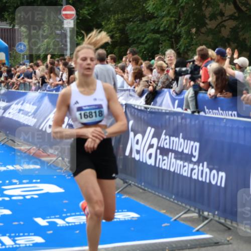 29.06.2025 - hella hamburg halbmarathon Zöllner http://msf.ph/oto/8179303 29.06.2025 10:29:47 Ziel 7186, 13374, 16818 meine-sportfotos.de