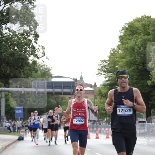 29.06.2025 - hella hamburg halbmarathon Jannik Wohlers http://msf.ph/oto/8179305 29.06.2025 09:42:32 Lombardsbrücke 5612, 7331, 7855, 9269, 11228, 12360, 12529, 12992, 13346, 14753, 14836, 17614, 18740, 19041, 19042, 19050, 19076, 19078 meine-sportfotos.de