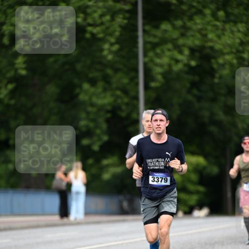 29.06.2025 - hella hamburg halbmarathon Dr. Thomas Lammeyer http://msf.ph/oto/8179316 29.06.2025 09:47:09 Kennedybrücke 1122, 1953, 2483, 3189, 3379, 5308, 8318, 8376, 9079, 9804, 10351, 11150 meine-sportfotos.de