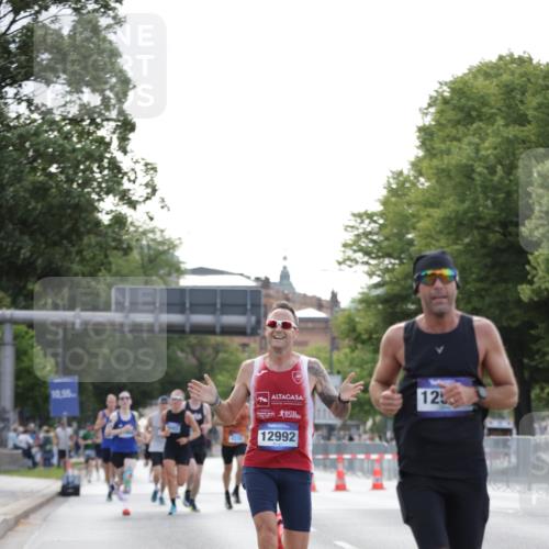 29.06.2025 - hella hamburg halbmarathon Jannik Wohlers http://msf.ph/oto/8179338 29.06.2025 09:42:32 Lombardsbrücke 5612, 7331, 7855, 9269, 11228, 12360, 12529, 12992, 13346, 14753, 14836, 17614, 18740, 19041, 19042, 19050, 19076, 19078 meine-sportfotos.de