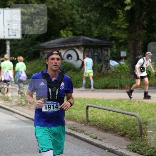 29.06.2025 - hella hamburg halbmarathon Yannick Fuchs http://msf.ph/oto/8179350 29.06.2025 10:42:42 20KM 1086, 1163, 1176, 1537, 1884, 1914, 2442, 3213, 4711, 5421, 6081, 6377, 6923, 7367, 8216, 8889, 8916, 9482, 9638, 10000, 11467, 12149, 12549, 12747, 12840, 13570, 13614, 14192, 14511, 14814, 14990, 15573, 15590, 15629, 15917, 15981, 16094, 16269, 16414, 16766, 17007, 17127, 18251, 18476, 18815, 18923, 19198 meine-sportfotos.de