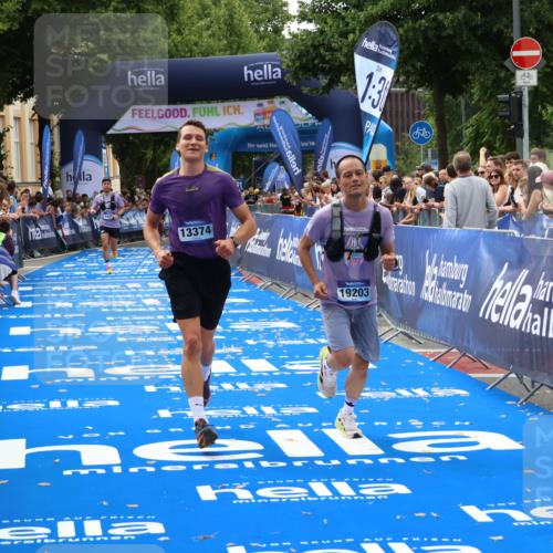 29.06.2025 - hella hamburg halbmarathon Zöllner http://msf.ph/oto/8179354 29.06.2025 10:29:51 Ziel 13374, 19202 meine-sportfotos.de