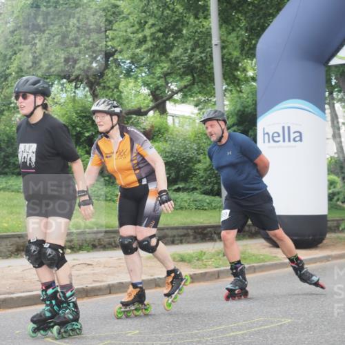 29.06.2025 - hella hamburg halbmarathon KatJ http://msf.ph/oto/8179356 29.06.2025 09:22:08 Zwischen KM18-KM19  meine-sportfotos.de