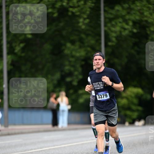 29.06.2025 - hella hamburg halbmarathon Dr. Thomas Lammeyer http://msf.ph/oto/8179387 29.06.2025 09:47:09 Kennedybrücke 1122, 1953, 2483, 3189, 3379, 5308, 8318, 8376, 9079, 9804, 10351, 11150 meine-sportfotos.de