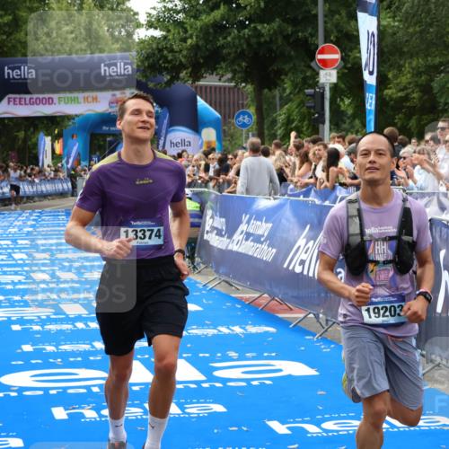 29.06.2025 - hella hamburg halbmarathon Zöllner http://msf.ph/oto/8179397 29.06.2025 10:29:52 Ziel 13374, 19202 meine-sportfotos.de
