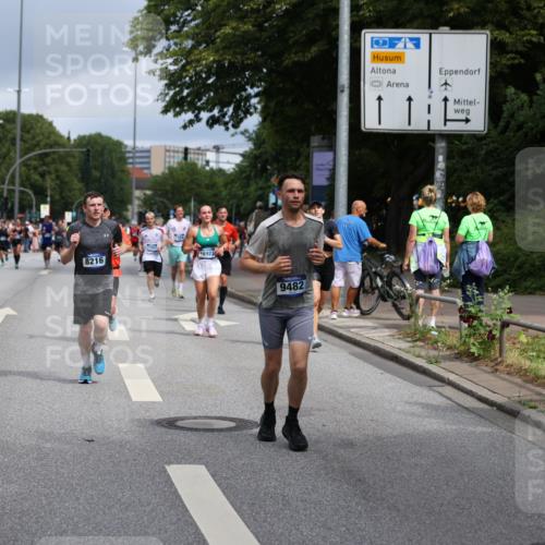 29.06.2025 - hella hamburg halbmarathon Yannick Fuchs http://msf.ph/oto/8179399 29.06.2025 10:42:43 20KM 1086, 1163, 1176, 1537, 1884, 1914, 2442, 3213, 4711, 5421, 6081, 6377, 6923, 7367, 8216, 8889, 8916, 9482, 9638, 9770, 10000, 11467, 12149, 12747, 12840, 13570, 13614, 14192, 14511, 14814, 14990, 15573, 15590, 15629, 15917, 15981, 16094, 16269, 16414, 16766, 17007, 17127, 18251, 18815, 18923, 19198 meine-sportfotos.de