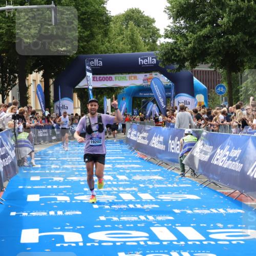 29.06.2025 - hella hamburg halbmarathon Zöllner http://msf.ph/oto/8179435 29.06.2025 10:29:57 Ziel 5308, 19202 meine-sportfotos.de