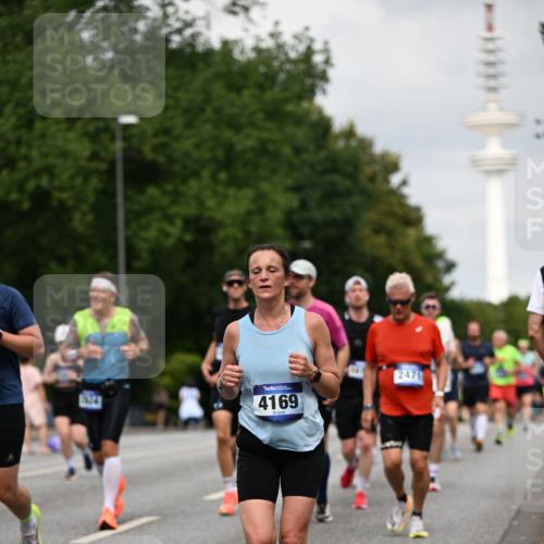 29.06.2025 - hella hamburg halbmarathon Dr. Thomas Lammeyer http://msf.ph/oto/8179490 29.06.2025 10:10:17 Kennedybrücke 1229, 1830, 1842, 2471, 2624, 3062, 4169, 4542, 5431, 6014, 7741, 8049, 8290, 8744, 8894, 8909, 9477, 9917, 10214, 10781 meine-sportfotos.de