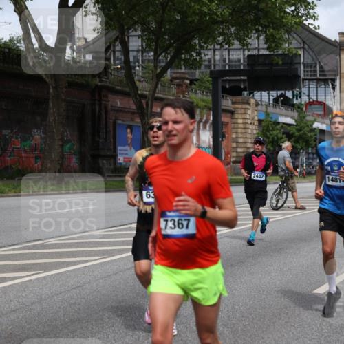 29.06.2025 - hella hamburg halbmarathon Yannick Fuchs http://msf.ph/oto/8179505 29.06.2025 10:42:43 20KM 1086, 1163, 1176, 1537, 1884, 1914, 2442, 3213, 4711, 5421, 6081, 6377, 6923, 7367, 8216, 8889, 8916, 9482, 9638, 9770, 10000, 11467, 12149, 12747, 12840, 13570, 13614, 14192, 14511, 14814, 14990, 15573, 15590, 15629, 15917, 15981, 16094, 16269, 16414, 16766, 17007, 17127, 18251, 18815, 18923, 19198 meine-sportfotos.de
