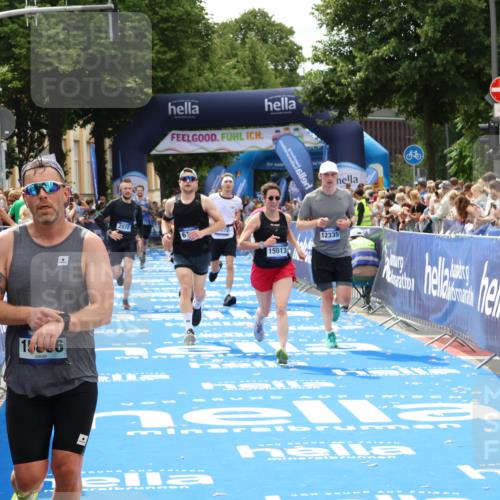 29.06.2025 - hella hamburg halbmarathon Zöllner http://msf.ph/oto/8179589 29.06.2025 10:39:30 Ziel 1343, 2546, 2972, 6152, 8346, 12335, 12372, 14359, 15013, 15866, 15965 meine-sportfotos.de