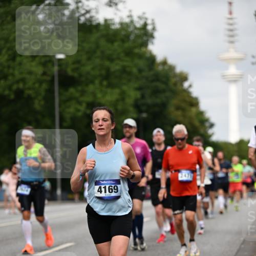 29.06.2025 - hella hamburg halbmarathon Dr. Thomas Lammeyer http://msf.ph/oto/8179630 29.06.2025 10:10:17 Kennedybrücke 1229, 1830, 1842, 2471, 2624, 3062, 4169, 4542, 5431, 6014, 7741, 8049, 8290, 8744, 8894, 8909, 9477, 9917, 10214, 10781 meine-sportfotos.de