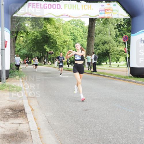 29.06.2025 - hella hamburg halbmarathon MichiJ http://msf.ph/oto/8179633 29.06.2025 10:17:06 Zwischen KM18-KM19 9079, 9097, 12341, 15136 meine-sportfotos.de