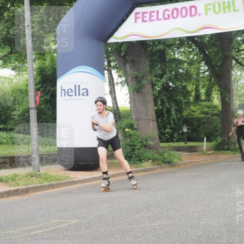 29.06.2025 - hella hamburg halbmarathon KatJ http://msf.ph/oto/8179658 29.06.2025 09:22:23 Zwischen KM18-KM19  meine-sportfotos.de