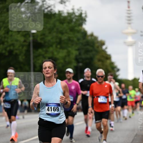 29.06.2025 - hella hamburg halbmarathon Dr. Thomas Lammeyer http://msf.ph/oto/8179670 29.06.2025 10:10:17 Kennedybrücke 1229, 1830, 1842, 2471, 2624, 3062, 4169, 4542, 5431, 6014, 7741, 8049, 8290, 8744, 8894, 8909, 9477, 9917, 10214, 10781 meine-sportfotos.de