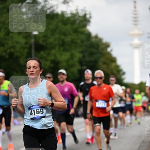 29.06.2025 - hella hamburg halbmarathon Dr. Thomas Lammeyer http://msf.ph/oto/8179678 29.06.2025 10:10:18 Kennedybrücke 1229, 1830, 1842, 2471, 2624, 3062, 4169, 4542, 5431, 6014, 7741, 8049, 8290, 8744, 8894, 8909, 9477, 9917, 10214, 10781 meine-sportfotos.de