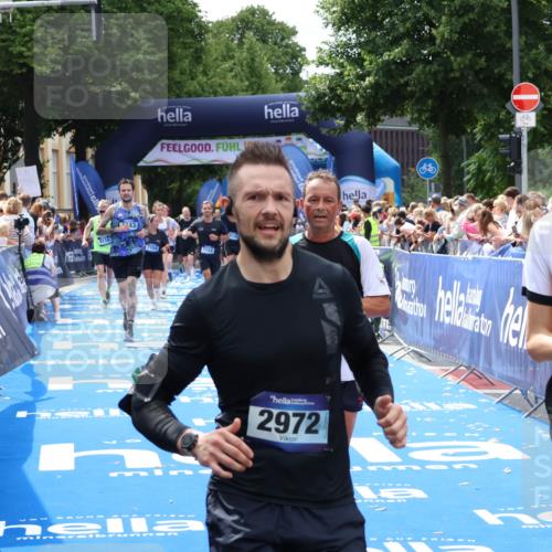 29.06.2025 - hella hamburg halbmarathon Zöllner http://msf.ph/oto/8179730 29.06.2025 10:39:34 Ziel 1343, 2546, 2972, 7152, 7154, 8346, 9116, 9265, 12372, 15336, 15828, 15965, 17215, 18285, 18803 meine-sportfotos.de