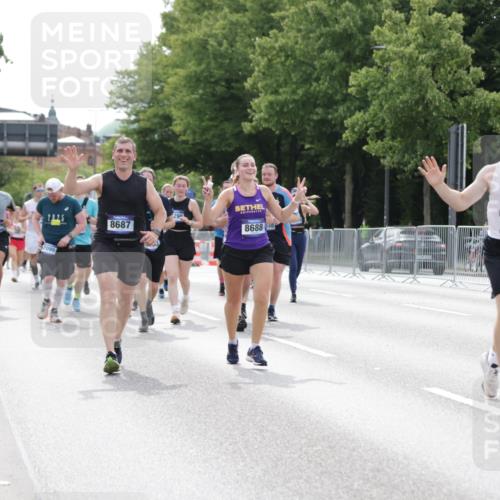 29.06.2025 - hella hamburg halbmarathon Jannik Wohlers http://msf.ph/oto/8179732 29.06.2025 10:22:46 Lombardsbrücke 2925, 3029, 3034, 4190, 4266, 4793, 6502, 6578, 6784, 6785, 6849, 7891, 8687, 8688, 8716, 8918, 8920, 9133, 9301, 9877, 9913, 10739, 11798, 12025, 12073, 12265, 13560, 14041, 14338, 14821, 16416, 16558, 16565, 16566, 16863, 17013, 17099, 17207, 17299, 17657, 17719 meine-sportfotos.de