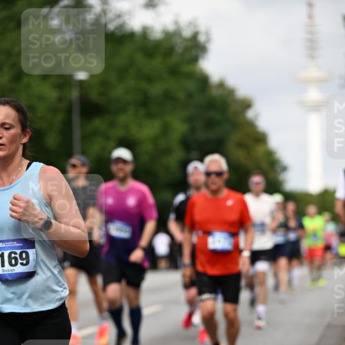 29.06.2025 - hella hamburg halbmarathon Dr. Thomas Lammeyer http://msf.ph/oto/8179733 29.06.2025 10:10:18 Kennedybrücke 1229, 1830, 1842, 2471, 2624, 3062, 4169, 4542, 5431, 6014, 7741, 8049, 8290, 8744, 8894, 8909, 9477, 9917, 10214, 10781 meine-sportfotos.de