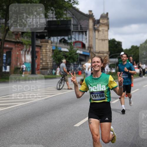 29.06.2025 - hella hamburg halbmarathon Yannick Fuchs http://msf.ph/oto/8179738 29.06.2025 10:42:46 20KM 1086, 1163, 1176, 1537, 1884, 1892, 1914, 2442, 3213, 4711, 5421, 6377, 6923, 7367, 8216, 8889, 8916, 9482, 9638, 9770, 10000, 11451, 11467, 12149, 12534, 12840, 14192, 14511, 14814, 14990, 15573, 15784, 15917, 15981, 16094, 16269, 17007, 17127, 17982, 18251, 18815, 18923, 19198 meine-sportfotos.de