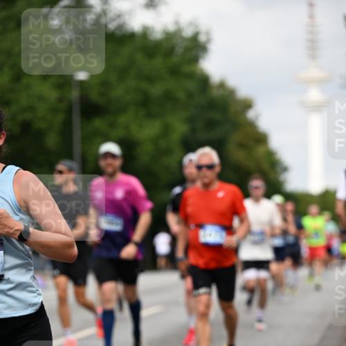 29.06.2025 - hella hamburg halbmarathon Dr. Thomas Lammeyer http://msf.ph/oto/8179747 29.06.2025 10:10:18 Kennedybrücke 1229, 1830, 1842, 2471, 2624, 3062, 4169, 4542, 5431, 6014, 7741, 8049, 8290, 8744, 8894, 8909, 9477, 9917, 10214, 10781 meine-sportfotos.de