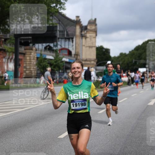 29.06.2025 - hella hamburg halbmarathon Yannick Fuchs http://msf.ph/oto/8179752 29.06.2025 10:42:46 20KM 1086, 1163, 1176, 1537, 1884, 1892, 1914, 2442, 3213, 4711, 5421, 6377, 6923, 7367, 8216, 8889, 8916, 9482, 9638, 9770, 10000, 11451, 11467, 12149, 12534, 12840, 14192, 14511, 14814, 14990, 15573, 15784, 15917, 15981, 16094, 16269, 17007, 17127, 17982, 18251, 18815, 18923, 19198 meine-sportfotos.de