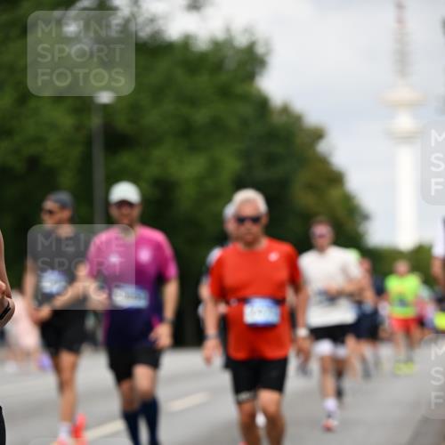 29.06.2025 - hella hamburg halbmarathon Dr. Thomas Lammeyer http://msf.ph/oto/8179774 29.06.2025 10:10:19 Kennedybrücke 1229, 1830, 1842, 1936, 2471, 2624, 3062, 4169, 4542, 5431, 6014, 7741, 8049, 8290, 8744, 8909, 9477, 9917, 10214, 10781 meine-sportfotos.de