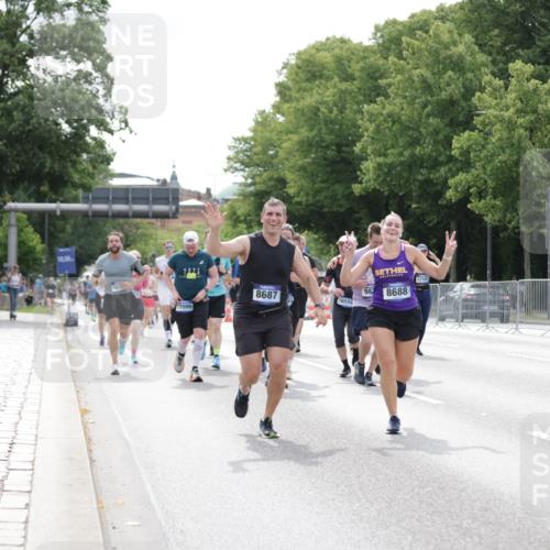 29.06.2025 - hella hamburg halbmarathon Jannik Wohlers http://msf.ph/oto/8179784 29.06.2025 10:22:46 Lombardsbrücke 2925, 3029, 3034, 4190, 4266, 4793, 6502, 6578, 6784, 6785, 6849, 7891, 8687, 8688, 8716, 8918, 8920, 9133, 9301, 9877, 9913, 10739, 11798, 12025, 12073, 12265, 13560, 14041, 14338, 14821, 16416, 16558, 16565, 16566, 16863, 17013, 17099, 17207, 17299, 17657, 17719 meine-sportfotos.de
