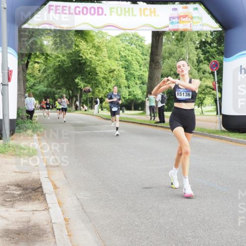 29.06.2025 - hella hamburg halbmarathon MichiJ http://msf.ph/oto/8179795 29.06.2025 10:17:07 Zwischen KM18-KM19 9079, 9097, 12341, 15136 meine-sportfotos.de