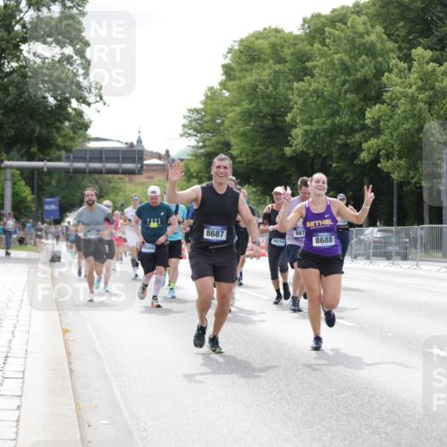 29.06.2025 - hella hamburg halbmarathon Jannik Wohlers http://msf.ph/oto/8179797 29.06.2025 10:22:46 Lombardsbrücke 2925, 3029, 3034, 4190, 4266, 4793, 6502, 6578, 6784, 6785, 6849, 7891, 8687, 8688, 8716, 8918, 8920, 9133, 9301, 9877, 9913, 10739, 11798, 12025, 12073, 12265, 13560, 14041, 14338, 14821, 16416, 16558, 16565, 16566, 16863, 17013, 17099, 17207, 17299, 17657, 17719 meine-sportfotos.de