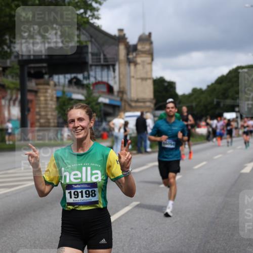 29.06.2025 - hella hamburg halbmarathon Yannick Fuchs http://msf.ph/oto/8179800 29.06.2025 10:42:46 20KM 1086, 1163, 1176, 1537, 1884, 1892, 1914, 2442, 3213, 4711, 5421, 6377, 6923, 7367, 8216, 8889, 8916, 9482, 9638, 9770, 10000, 11451, 11467, 12149, 12534, 12840, 14192, 14511, 14814, 14990, 15573, 15784, 15917, 15981, 16094, 16269, 17007, 17127, 17982, 18251, 18815, 18923, 19198 meine-sportfotos.de