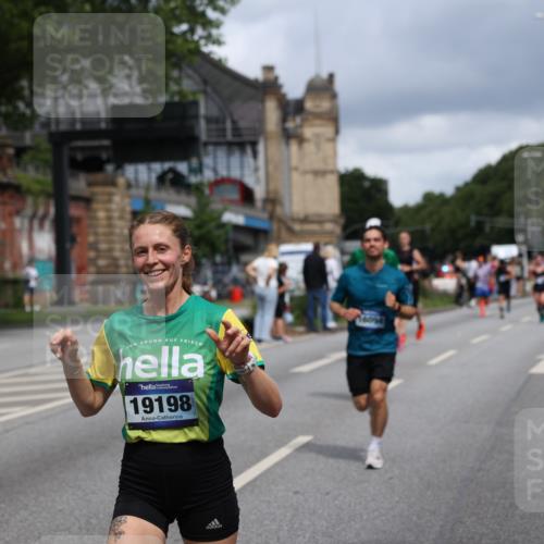 29.06.2025 - hella hamburg halbmarathon Yannick Fuchs http://msf.ph/oto/8179814 29.06.2025 10:42:46 20KM 1086, 1163, 1176, 1537, 1884, 1892, 1914, 2442, 3213, 4711, 5421, 6377, 6923, 7367, 8216, 8889, 8916, 9482, 9638, 9770, 10000, 11451, 11467, 12149, 12534, 12840, 14192, 14511, 14814, 14990, 15573, 15784, 15917, 15981, 16094, 16269, 17007, 17127, 17982, 18251, 18815, 18923, 19198 meine-sportfotos.de