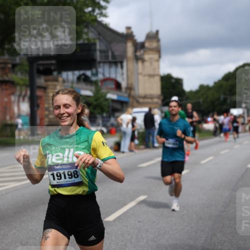 29.06.2025 - hella hamburg halbmarathon Yannick Fuchs http://msf.ph/oto/8179822 29.06.2025 10:42:46 20KM 1086, 1163, 1176, 1537, 1884, 1892, 1914, 2442, 3213, 4711, 5421, 6377, 6923, 7367, 8216, 8889, 8916, 9482, 9638, 9770, 10000, 11451, 11467, 12149, 12534, 12840, 14192, 14511, 14814, 14990, 15573, 15784, 15917, 15981, 16094, 16269, 17007, 17127, 17982, 18251, 18815, 18923, 19198 meine-sportfotos.de