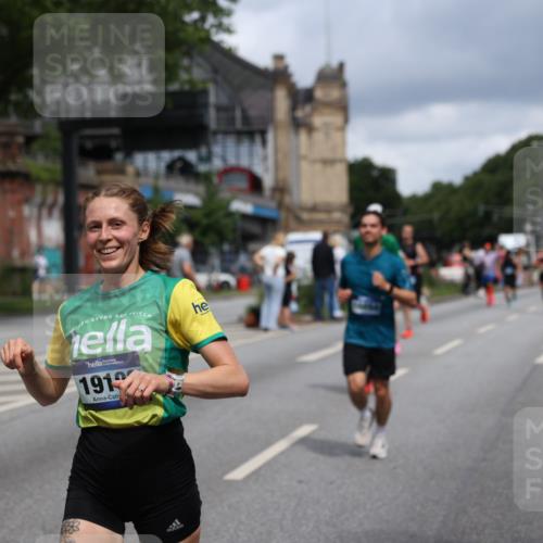 29.06.2025 - hella hamburg halbmarathon Yannick Fuchs http://msf.ph/oto/8179829 29.06.2025 10:42:46 20KM 1086, 1163, 1176, 1537, 1884, 1892, 1914, 2442, 3213, 4711, 5421, 6377, 6923, 7367, 8216, 8889, 8916, 9482, 9638, 9770, 10000, 11451, 11467, 12149, 12534, 12840, 14192, 14511, 14814, 14990, 15573, 15784, 15917, 15981, 16094, 16269, 17007, 17127, 17982, 18251, 18815, 18923, 19198 meine-sportfotos.de