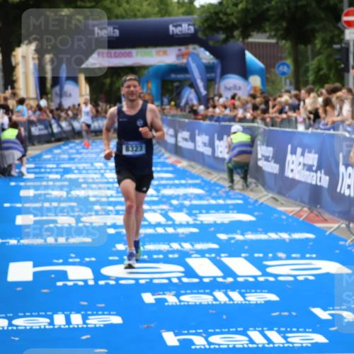 29.06.2025 - hella hamburg halbmarathon Zöllner http://msf.ph/oto/8179861 29.06.2025 10:30:17 Ziel 1758, 8323, 10173, 12691 meine-sportfotos.de