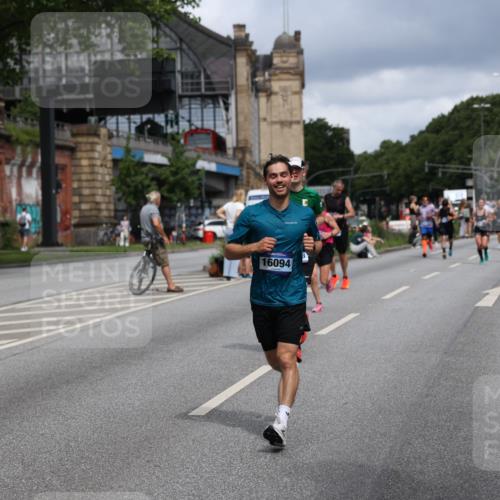 29.06.2025 - hella hamburg halbmarathon Yannick Fuchs http://msf.ph/oto/8179873 29.06.2025 10:42:47 20KM 1086, 1163, 1176, 1537, 1884, 1892, 1914, 2442, 3213, 4711, 5421, 6377, 6923, 7367, 8216, 8889, 8916, 9482, 9638, 9770, 10000, 11451, 11467, 12149, 12534, 12690, 12840, 14192, 14511, 14814, 14990, 15573, 15784, 15917, 15981, 16094, 16269, 17007, 17127, 17395, 17982, 18251, 18815, 18923, 19198 meine-sportfotos.de