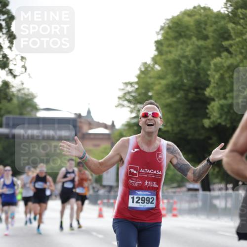 29.06.2025 - hella hamburg halbmarathon Jannik Wohlers http://msf.ph/oto/8179879 29.06.2025 09:42:33 Lombardsbrücke 5612, 7331, 7855, 9097, 9269, 11228, 11994, 12341, 12360, 12529, 12992, 13346, 14753, 14836, 18740, 19041, 19042, 19050, 19076 meine-sportfotos.de
