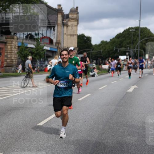29.06.2025 - hella hamburg halbmarathon Yannick Fuchs http://msf.ph/oto/8179898 29.06.2025 10:42:47 20KM 1086, 1163, 1176, 1537, 1884, 1892, 1914, 2442, 3213, 4711, 5421, 6377, 6923, 7367, 8216, 8889, 8916, 9482, 9638, 9770, 10000, 11451, 11467, 12149, 12534, 12690, 12840, 14192, 14511, 14814, 14990, 15573, 15784, 15917, 15981, 16094, 16269, 17007, 17127, 17395, 17982, 18251, 18815, 18923, 19198 meine-sportfotos.de