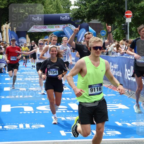 29.06.2025 - hella hamburg halbmarathon Zöllner http://msf.ph/oto/8179902 29.06.2025 10:39:40 Ziel 1358, 4398, 4888, 7152, 7154, 9116, 9265, 11284, 11806, 14077, 15094, 15336, 15828, 16761, 17215, 17360, 17425, 18154, 18285, 18803 meine-sportfotos.de